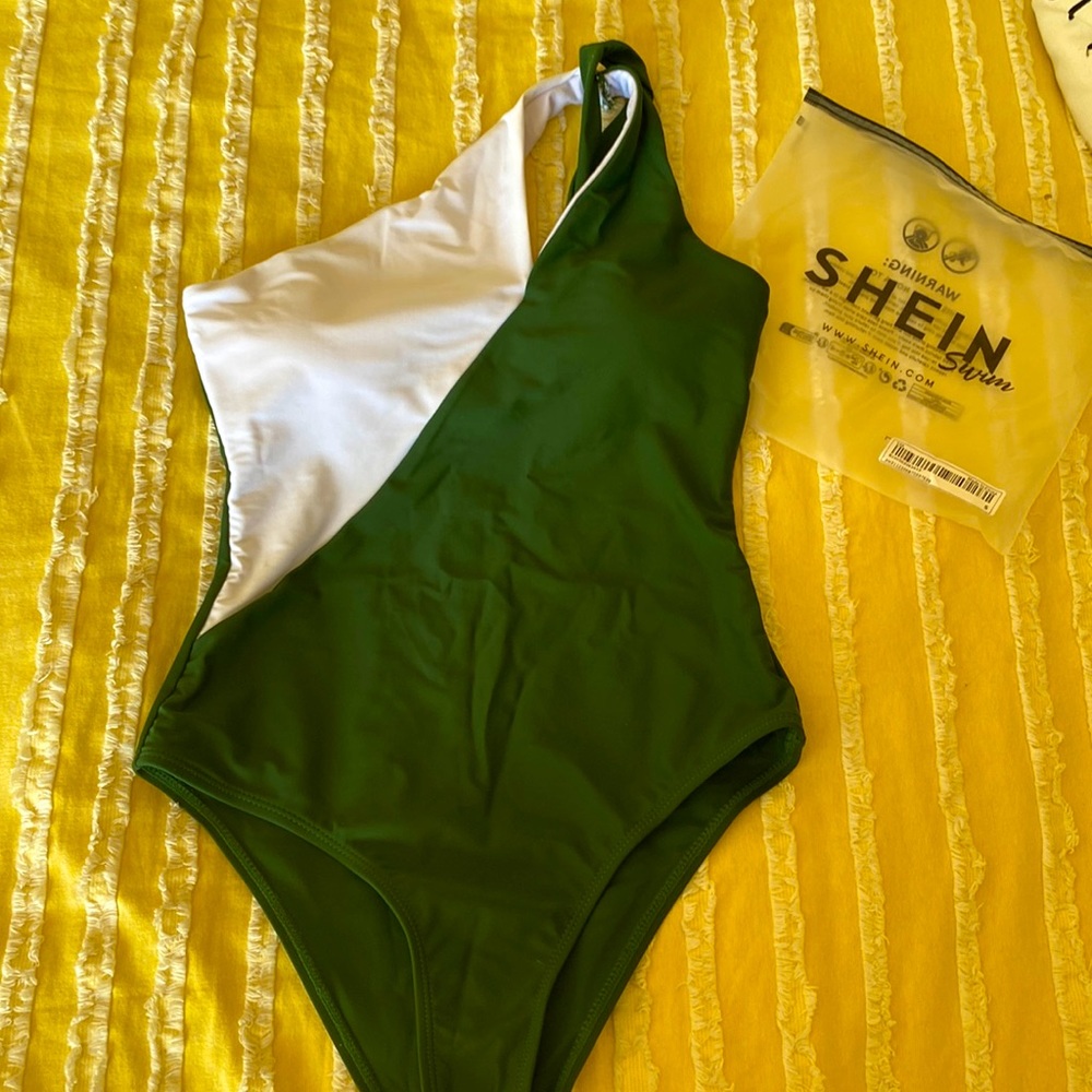 ☀️Colorblock One-Shoulder Bathing Suit ☀️NWT